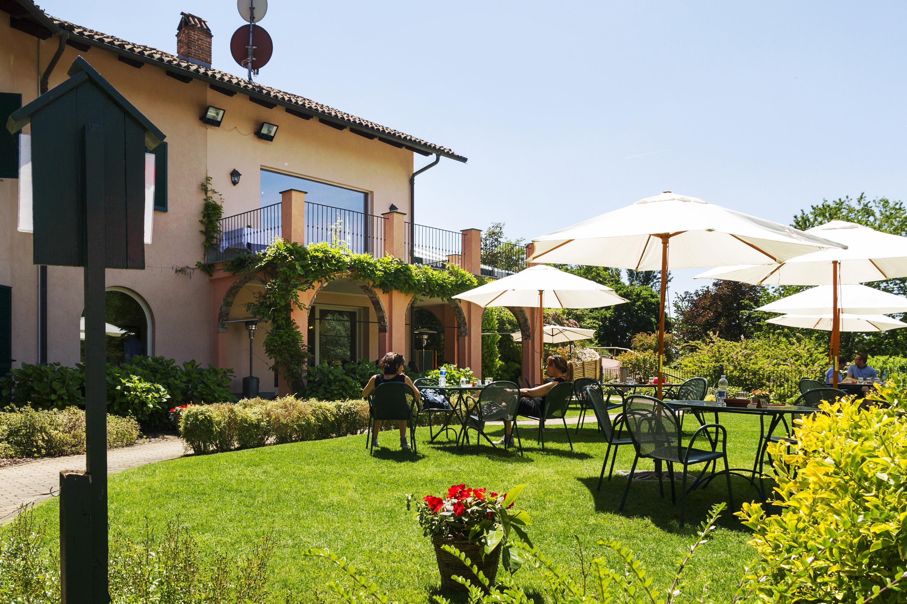 Hostellerie Du Golf Pecetto Exterior photo