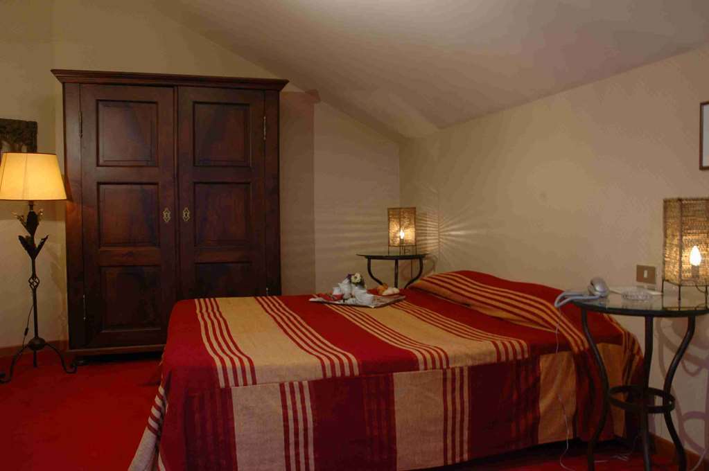 Hostellerie Du Golf Pecetto Room photo