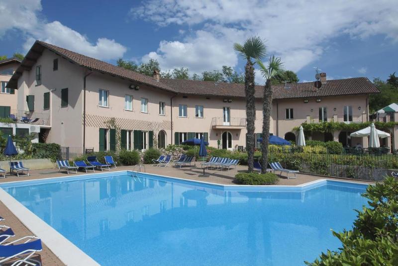 Hostellerie Du Golf Pecetto Exterior photo